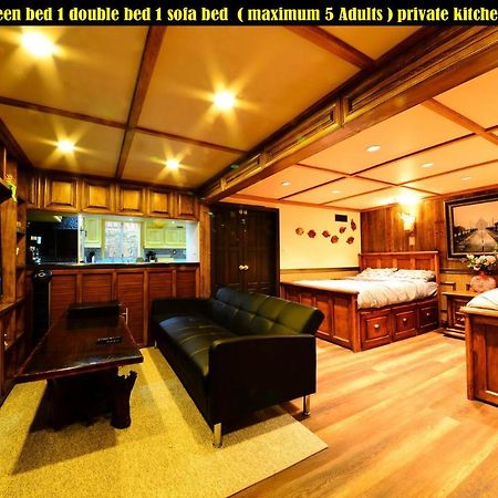 Salmon Magwood Guesthouse Торонто Экстерьер фото