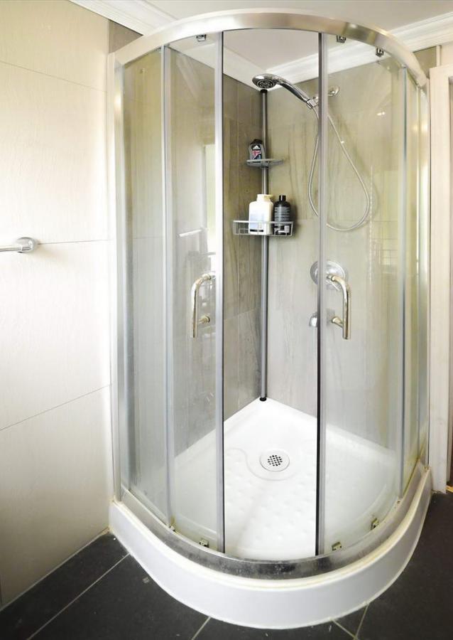 Salmon Magwood Guesthouse Торонто Экстерьер фото